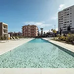 View With Pool شقة