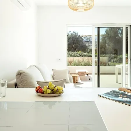 View With Pool 公寓 *