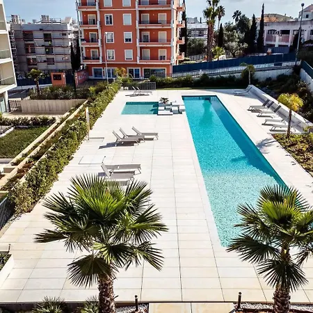 View With Pool *