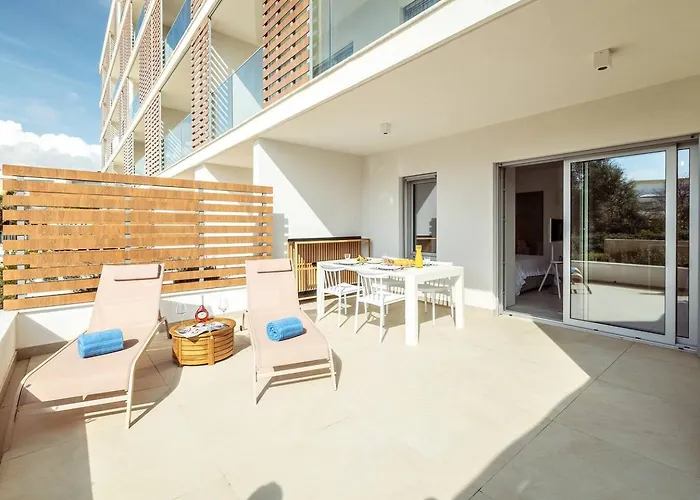 아파트 View With Pool